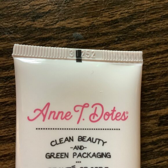 Anne T. Dotes The Balm Face Primer With Green Tea Extract 1 oz Clean Beauty NEW - Picture 3 of 4